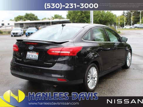 Used 2017 Ford Focus Titanium image 7