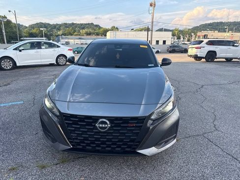 Used 2023 Nissan Altima 2.5 SR AWD/4WD image 2