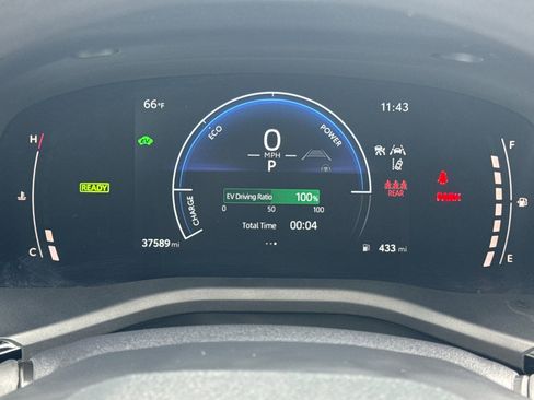 Used 2025 Toyota Camry LE image 19