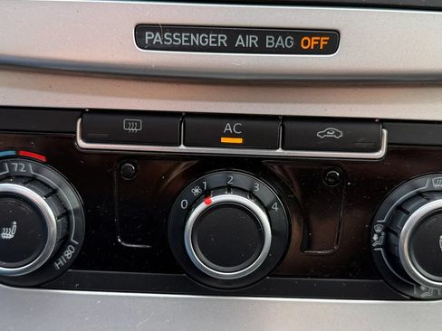 Used 2010 Volkswagen Passat Komfort FWD image 18