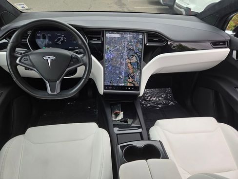Used 2018 Tesla Model X 100D AWD/4WD image 17