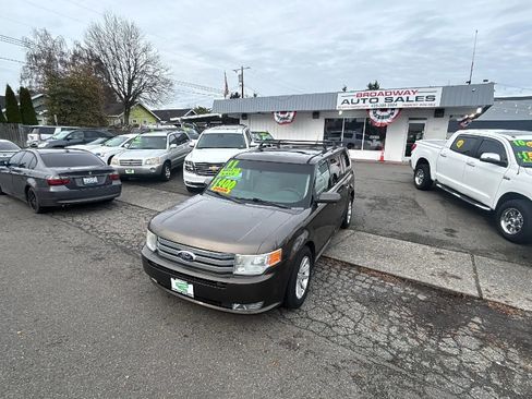 Used 2011 Ford Flex SEL w/ Rapid Spec Order Code image 2