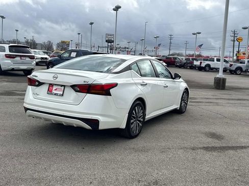Used 2024 Nissan Altima 2.5 SV image 4