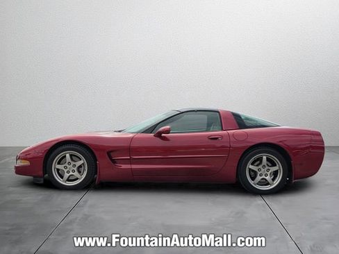 Used 2004 Chevrolet Corvette Coupe w/ Preferred Equipment Group RWD image 2