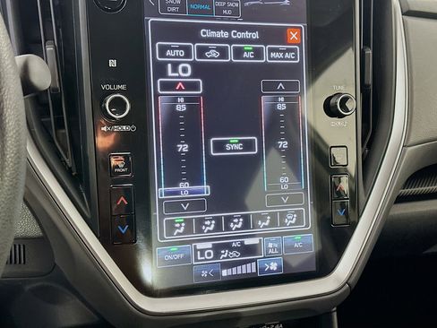 Used 2025 Subaru Crosstrek 2.0i Premium image 22