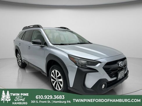 Used 2024 Subaru Outback Premium AWD/4WD image 1