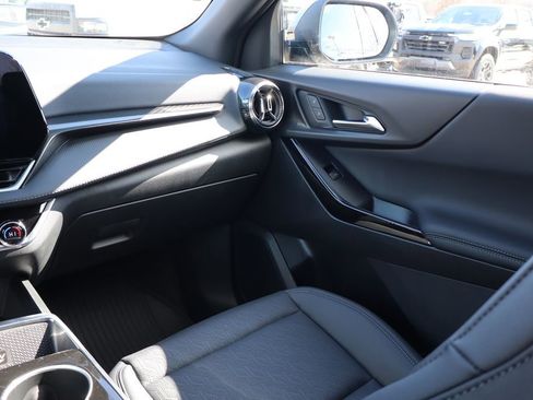 New 2026 Chevrolet Equinox LT w/ Convenience Package II image 38