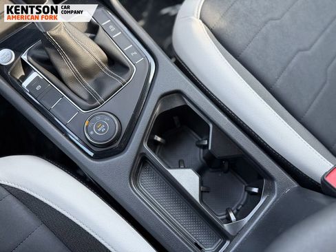 Used 2025 Volkswagen Taos SE image 28