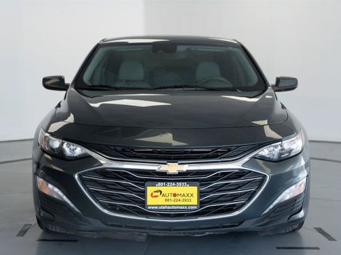Used 2021 Chevrolet Malibu LT FWD image 2