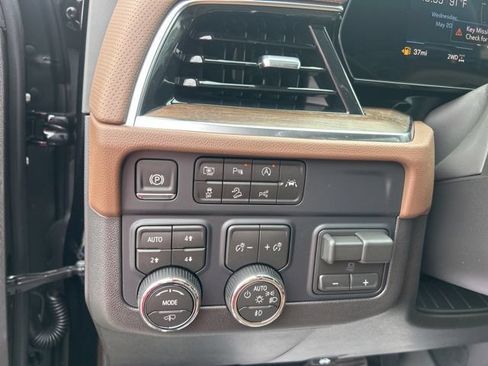 New 2026 Chevrolet Suburban High Country AWD/4WD image 19