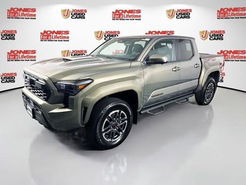 Certified 2024 Toyota Tacoma TRD Sport w/ TRD Sport Premium Package AWD/4WD image 16