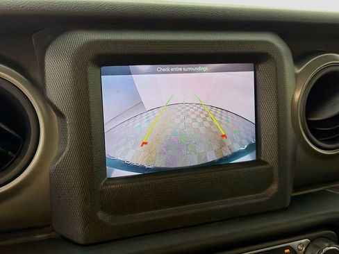 Used 2022 Jeep Wrangler Unlimited Sport image 17