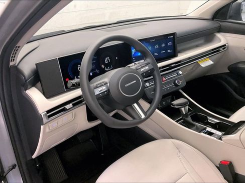 Certified 2026 Hyundai Tucson SE image 7