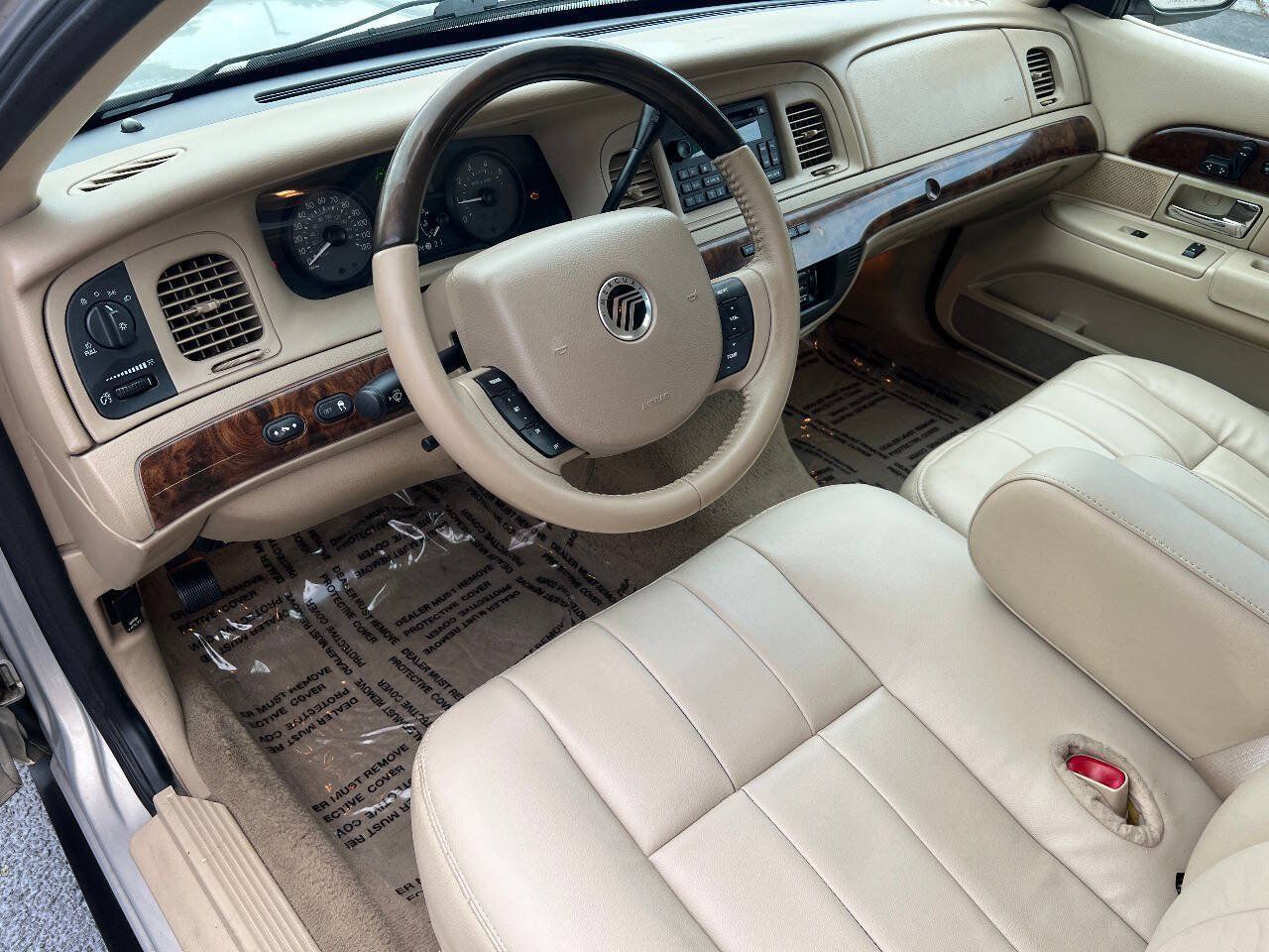 Used 2010 Mercury Grand Marquis LS RWD image 18