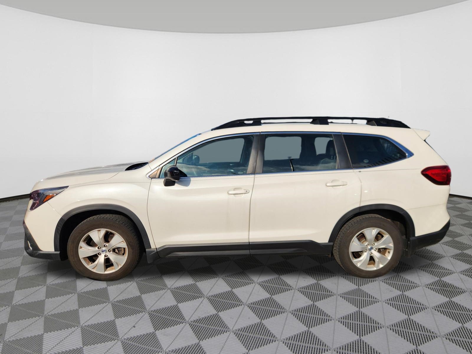 Used 2023 Subaru Ascent 8-Passenger AWD/4WD image 5