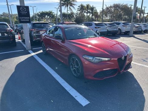 Used 2023 Alfa Romeo Giulia Veloce image 5