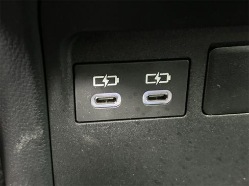 Used 2025 Toyota Prius Limited image 22