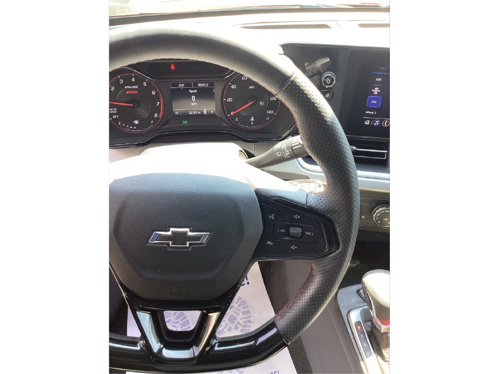 Used 2024 Chevrolet Trax RS FWD image 34