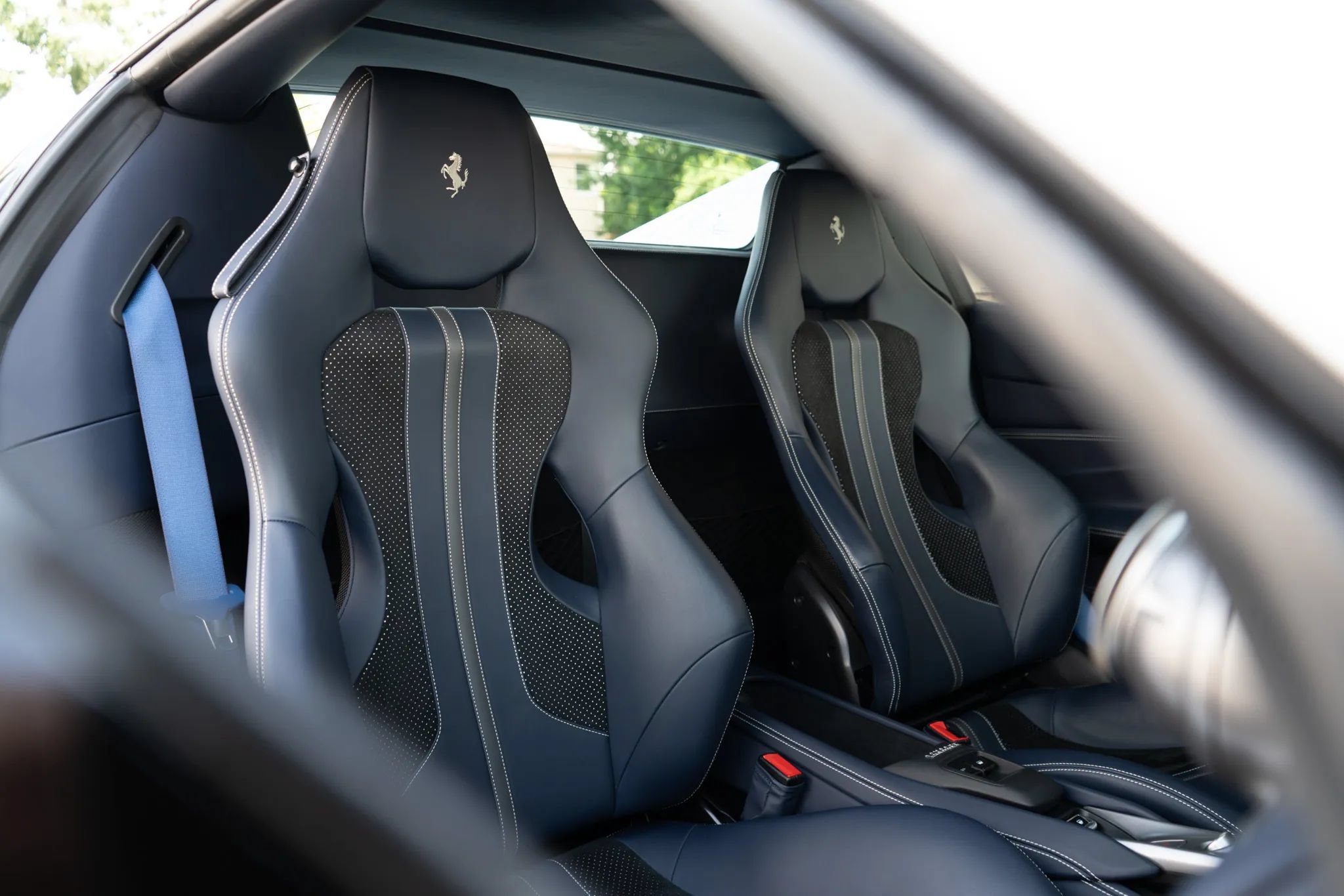 Used 2022 Ferrari F8 Tributo RWD image 34