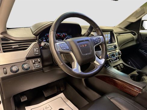 Used 2017 GMC Yukon SLT w/ Open Road Package AWD/4WD image 9