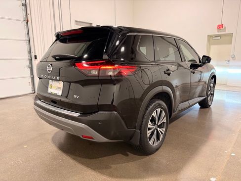 Used 2021 Nissan Rogue SV FWD image 5