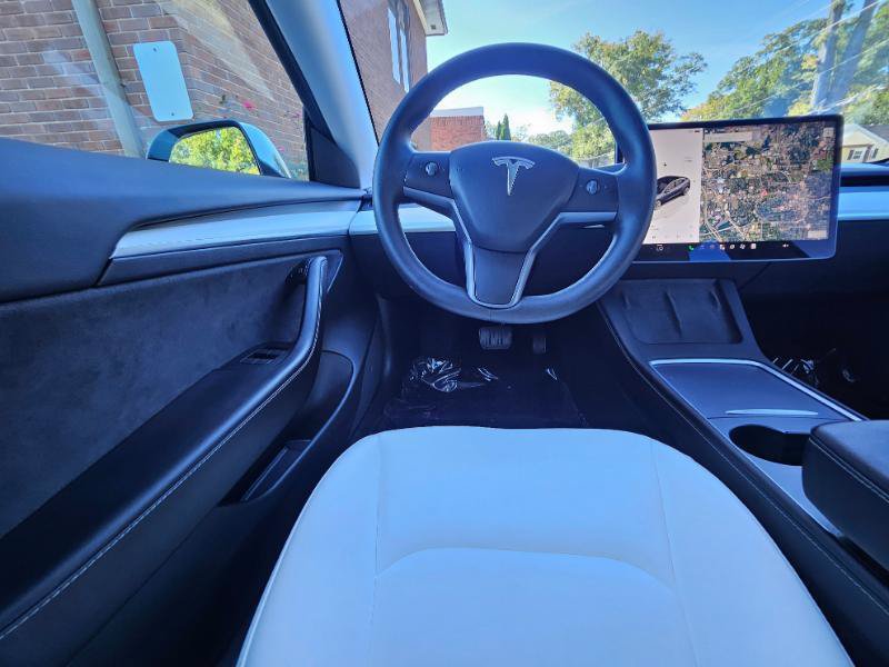 Used 2023 Tesla Model 3 Standard Range RWD image 4