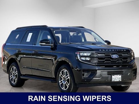 Used 2025 Ford Expedition Active AWD/4WD image 8