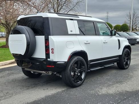 Used 2024 Land Rover Defender 110 X-Dynamic SE image 12
