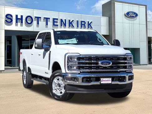 New 2026 Ford F250 XLT w/ XLT Premium Package AWD/4WD image 1
