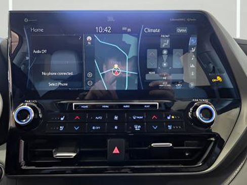 Used 2022 Toyota Highlander Limited image 19