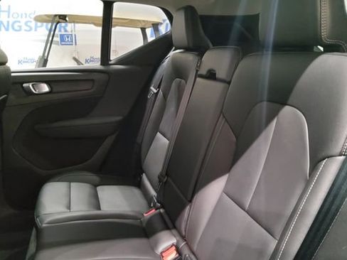 Used 2024 Volvo XC40 B5 Plus w/ Protection Package Premier AWD/4WD image 17