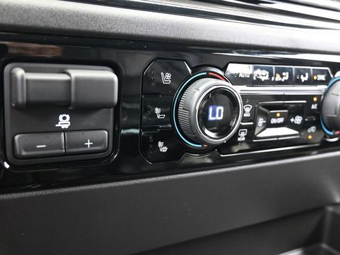 Used 2025 Chevrolet Silverado 1500 ZR2 w/ Technology Package image 36