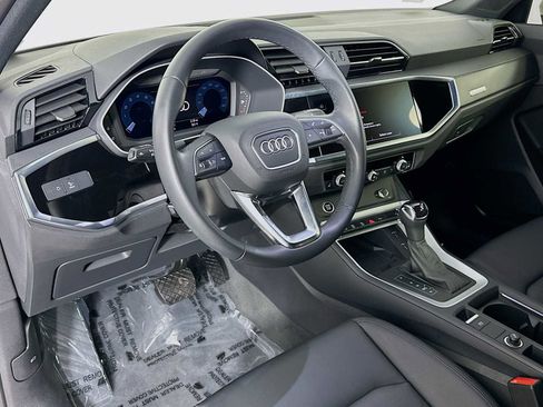 Certified 2024 Audi Q3 2.0T Premium w/ Convenience Package image 9
