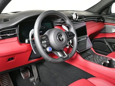 New 2025 Maserati Grecale Modena image 10