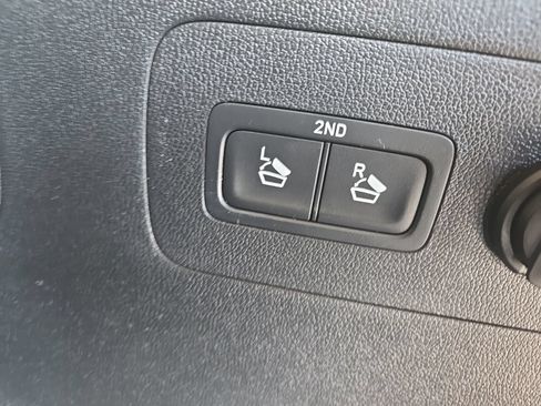 Used 2021 Kia Sorento EX w/ Panoramic Sunroof Package AWD/4WD image 9