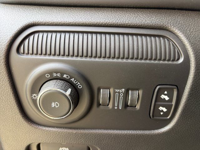 Used 2024 Jeep Wagoneer Series II w/ Convenience Group I AWD/4WD image 29