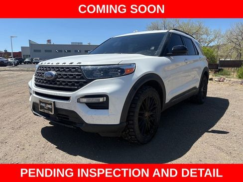 Used 2023 Ford Explorer XLT w/ Equipment Group 202A AWD/4WD image 2