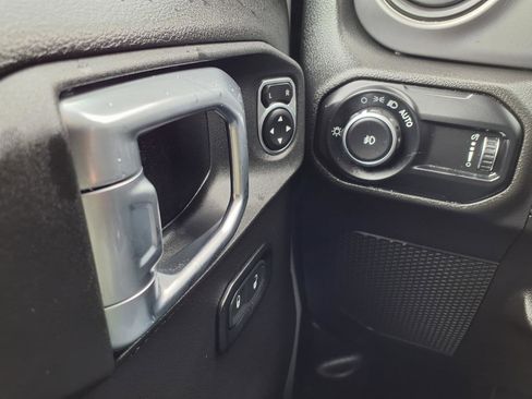 Used 2023 Jeep Wrangler Unlimited Sport AWD/4WD image 11