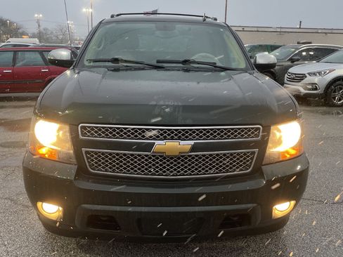 Used 2013 Chevrolet Avalanche LTZ image 2