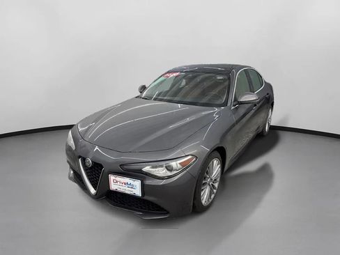 Used 2020 Alfa Romeo Giulia Ti w/ Quick Order Package 22X Lusso AWD/4WD image 4
