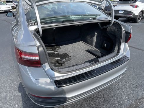 Used 2023 Volkswagen Jetta Sport image 33