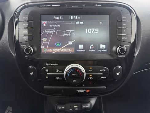 Used 2018 Kia Soul ! w/ Tech Package FWD image 27
