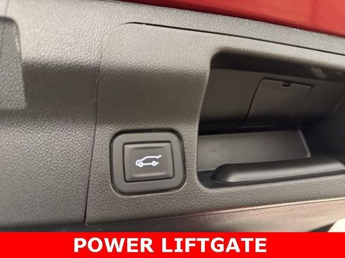 Used 2023 GMC Acadia SLE w/ Driver Convenience Package image 31