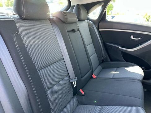 Used 2016 Hyundai Elantra GT FWD image 11