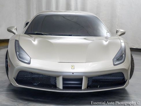 Used 2016 Ferrari 488 GTB RWD image 6