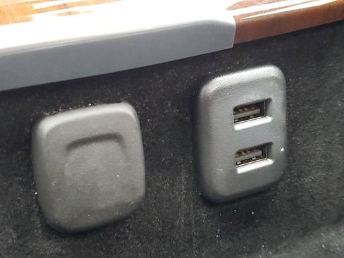 Used 2020 Cadillac Escalade Luxury image 18