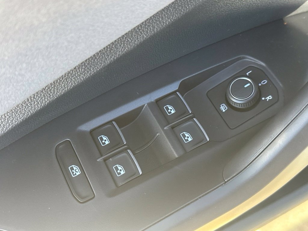 New 2027 Volkswagen Jetta SE FWD image 12
