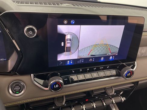 Certified 2024 Chevrolet Colorado ZR2 w/ Technology Package image 34