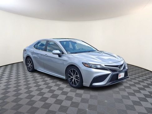 Used 2023 Toyota Camry SE w/ Cold Weather Package AWD/4WD image 5