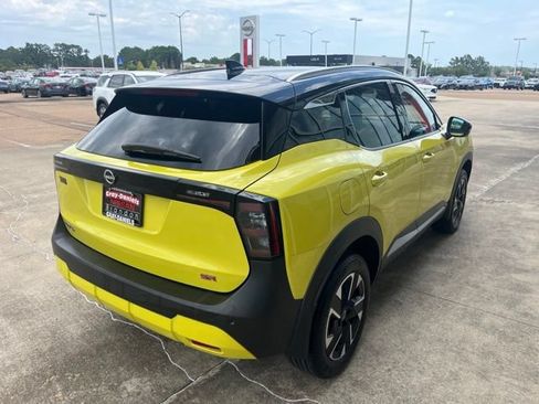 Used 2025 Nissan Kicks SR FWD image 4